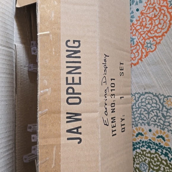 Multi-Tier Metal/ Acrylic Earring Rack - Picture 4 of 5